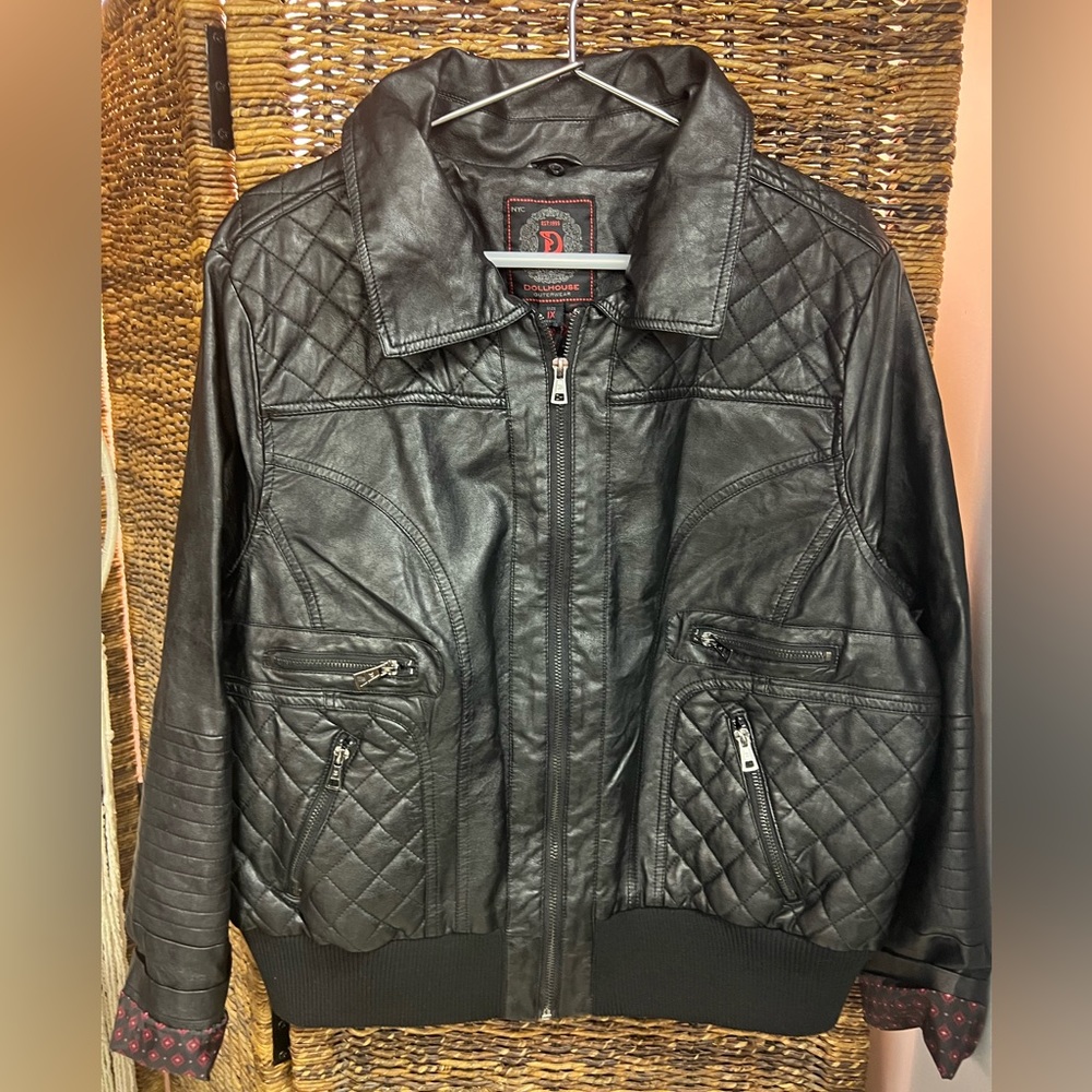 Dollhouse Outerwear, Black Jacket with full zipper front-Size:1X, NWT‎